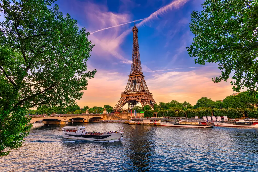 https://bluejaytravels.com/wp-content/uploads/2023/02/paris.webp